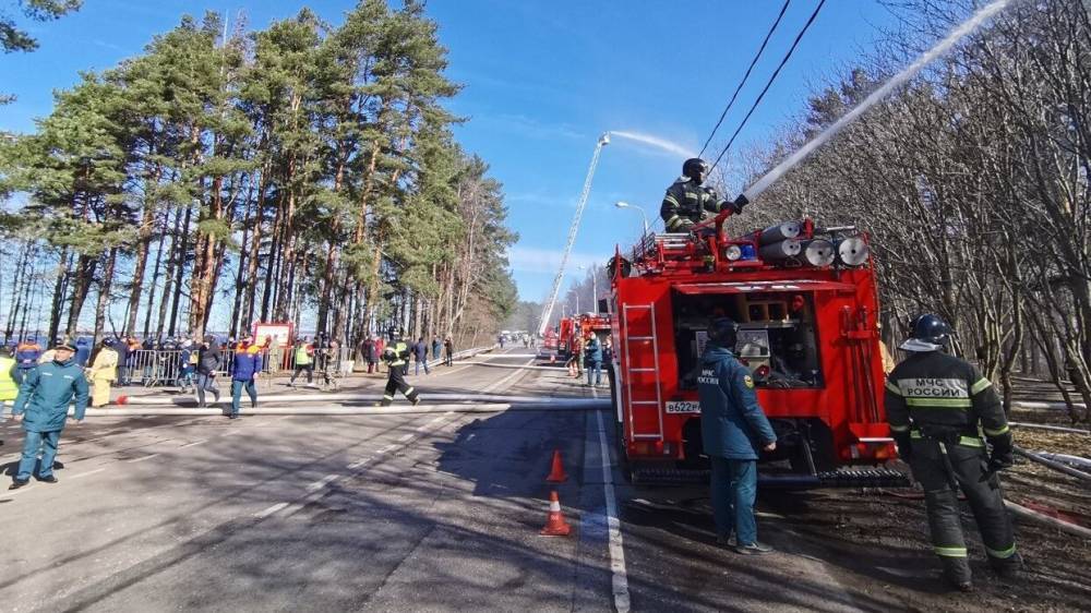 Смольный установит особый противопожарный режим в Петербурге