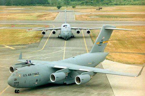 Военные транспортники ВВС США, Британии и Канады приземляются в Украине: что в них