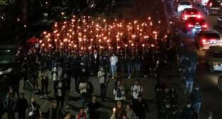 Жители Еревана почтили память жертв геноцида факельным шествием