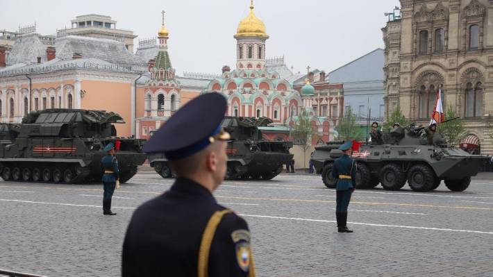 В Кремле раскрыли имя нового диктора парада Победы