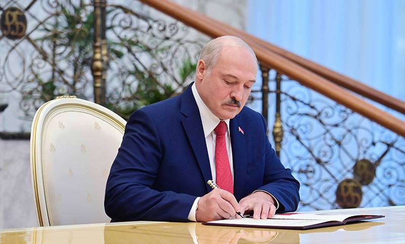 Лукашенко подпишет декрет о передачи власти в экстренных ситуациях