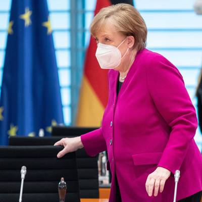 Меркель выступила в поддержку новых общенациональных ограничений