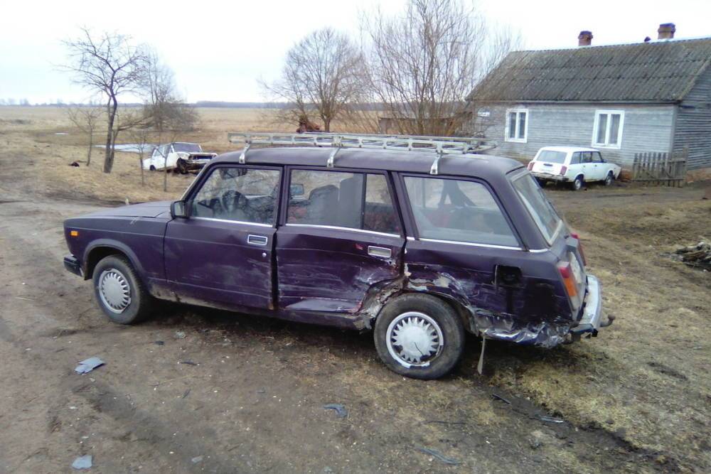 Два легковых авто столкнулись вечером в субботу в Смоленском районе, есть пострадавший