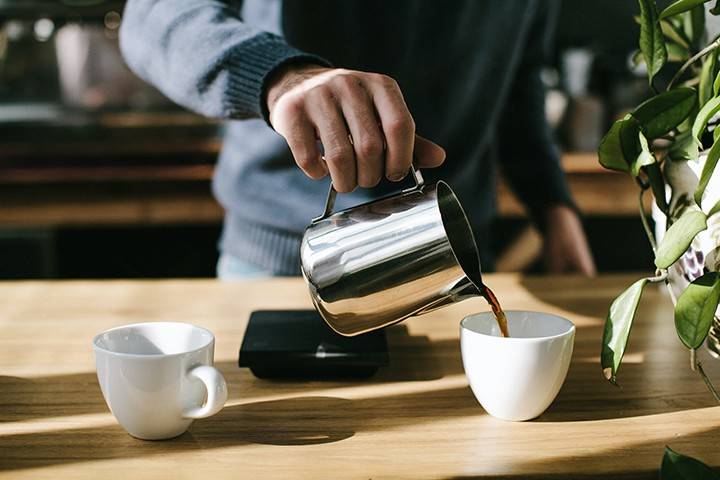 «Кофе безопаснее»: врач рассказала о вреде энергетических напитков