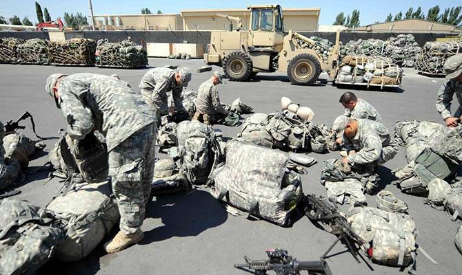 США и НАТО начали вывод военных из Афганистана