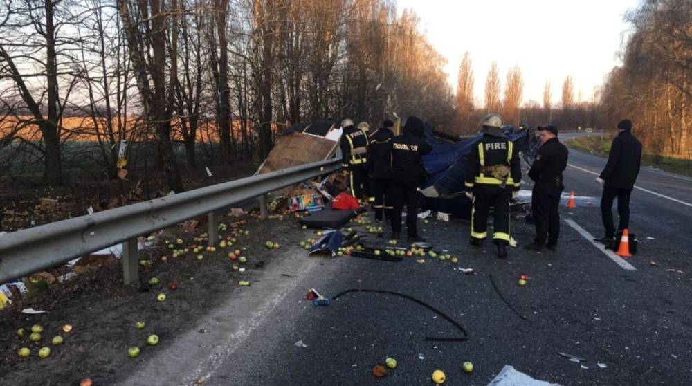 ДТП с грузовиками в Винницкой области: оба водители погибли