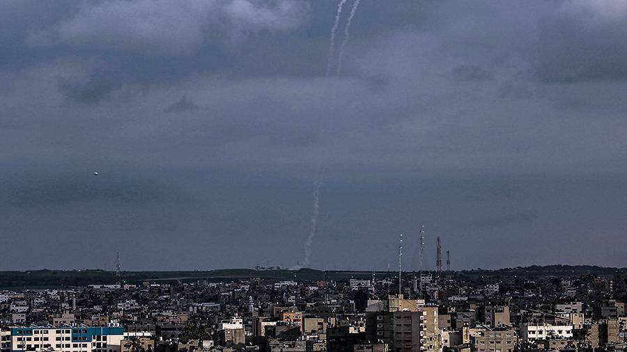 Три ракеты были выпущены по территории Израиля со стороны сектора Газа