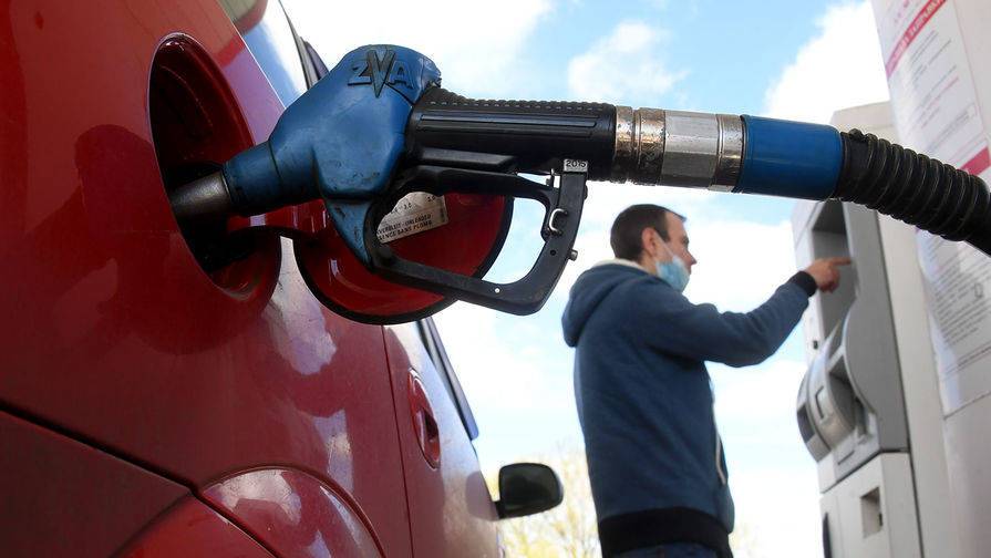 «Ъ»: кабмин намерен ограничить экспорт бензина в России