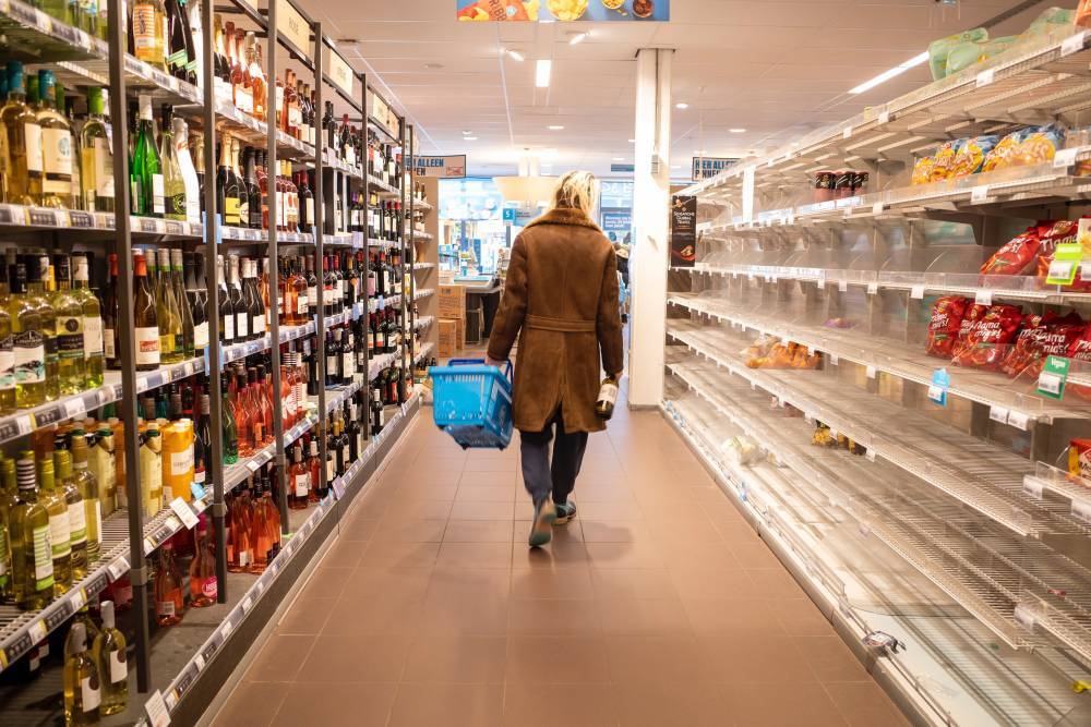Сколько покупателей – столько и корзин: в супермаркетах Польши хотят ввести новые правила