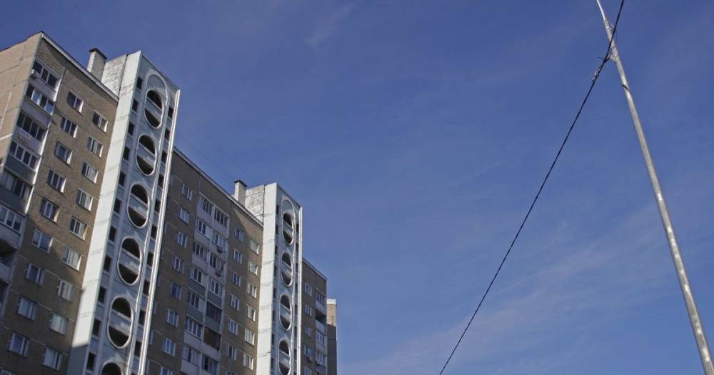 Дома, как в Европе: в Киеве местные жители самостоятельно ремонтируют подъезды многоэтажки