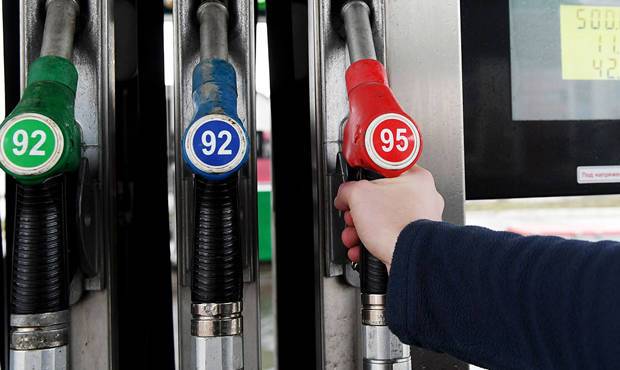 Российские власти запретят экспорт бензина за границу для снижения внутренних цен на топливо