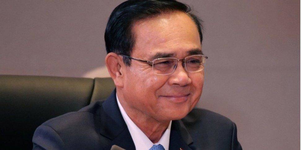Премьер-министра Таиланда оштрафовали за то, что он не надел маску