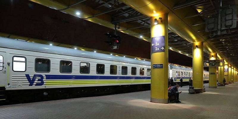Билеты на поезд Киев-Шостка продают мимо кассы, а проводники не носят маски, рассказала пассажир - ТЕЛЕГРАФ