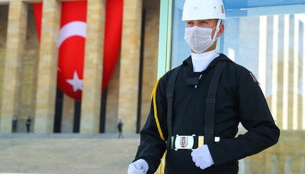 В Турции с 28 апреля ввели локдаун. Что это означает для туристов