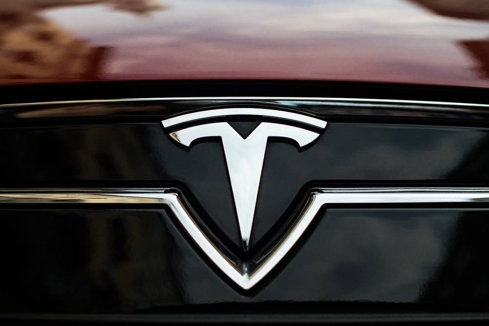 Вице-президент Tesla заявил, что кто-то все же находился за рулем в момент недавней смертельной аварии Model S в Техасе