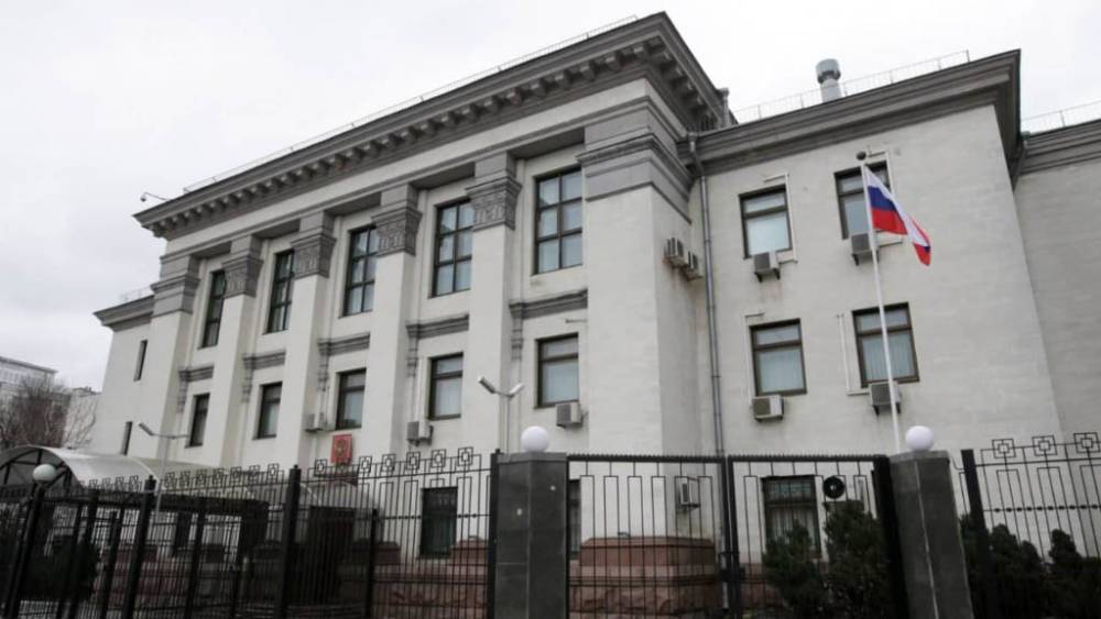 Киев вышлет еще одного дипломата РФ «по принципу взаимности»