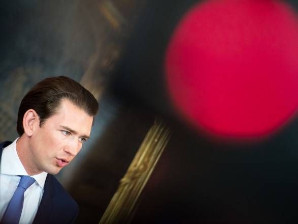 Канцлер Австрии выступил против дополнительных санкций в отношении России