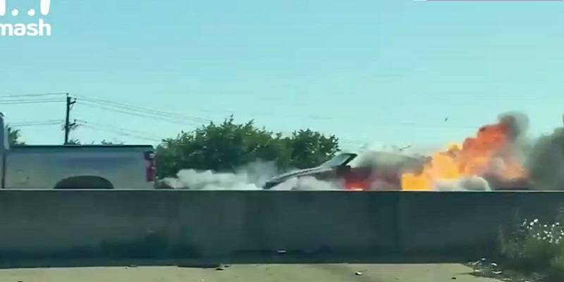 В сети показали видео, как на трассе в Техасе взорвался красный кабриолет - ТЕЛЕГРАФ