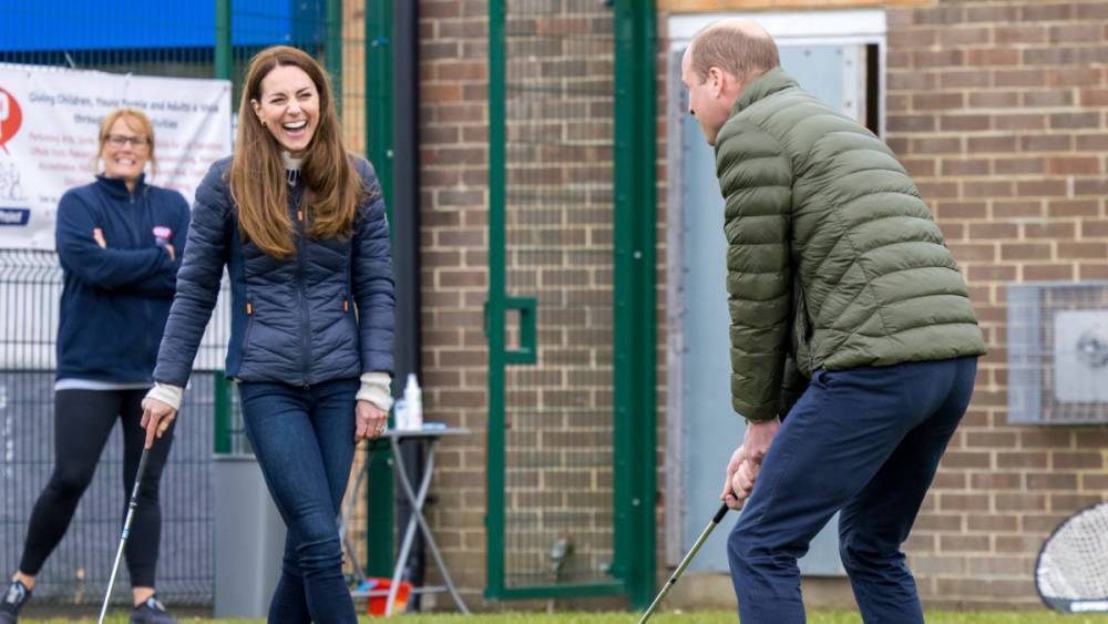 Визит Кейт Миддлтон и принца Уильяма в Дарем: посетили благотворительный центр и сыграли в гольф