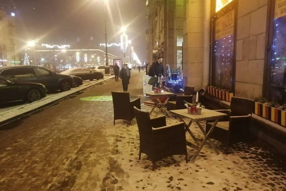 В Петербурге приняли закон о «зимних» верандах ресторанов
