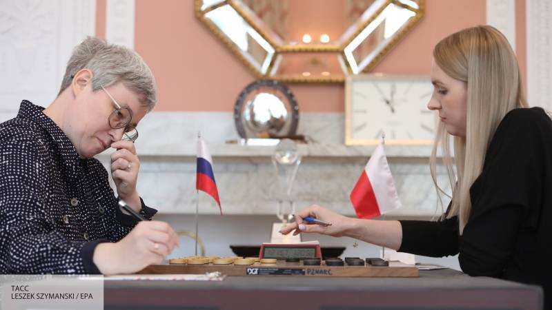 Польской шашистке предрекли проблемы на Украине после инцидента с флагом РФ