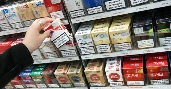 В Украине предлагают запретить жевательный табак и вкусовые курительные смеси