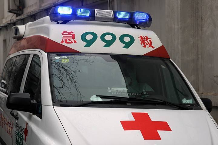 В Китае мужчина с ножом напал на детский сад: ранены 16 детей