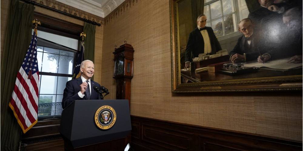 100 дней в Белом доме. Что успел сделать для США и мира Джо Байден — главные цифры и факты