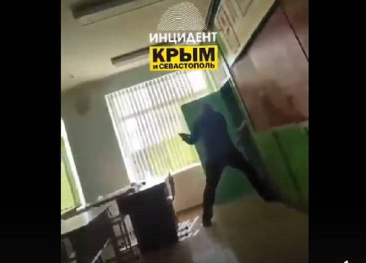 Учитель истории в Крыму избил восьмиклассника палкой за сорванный урок
