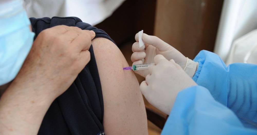 Массовая вакцинация в Израиле снизила заболеваемость в 30 раз — врач Борис Брыль