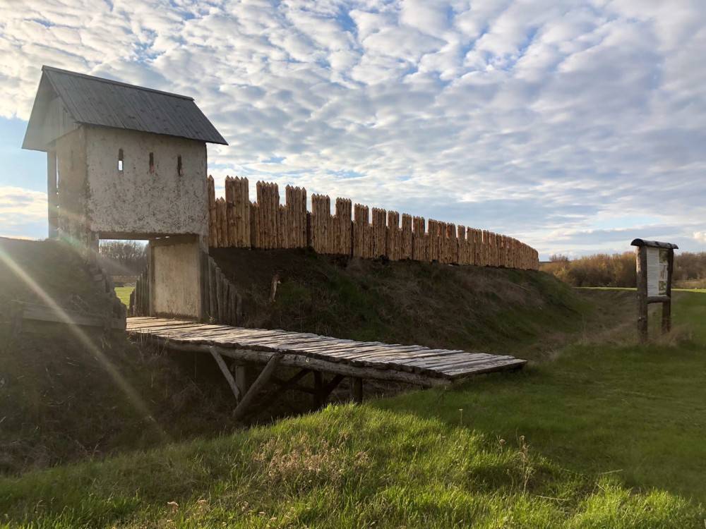 Крупнейшая в мире реплика крепости раннего Средневековья почти готова