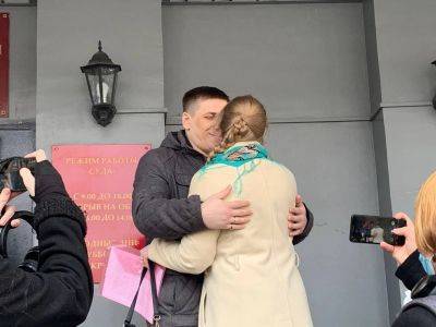 Бывший координатор штаба Навального в Архангельске получил 2,5 года колонии за репост клипа Rammstein "Pussy"