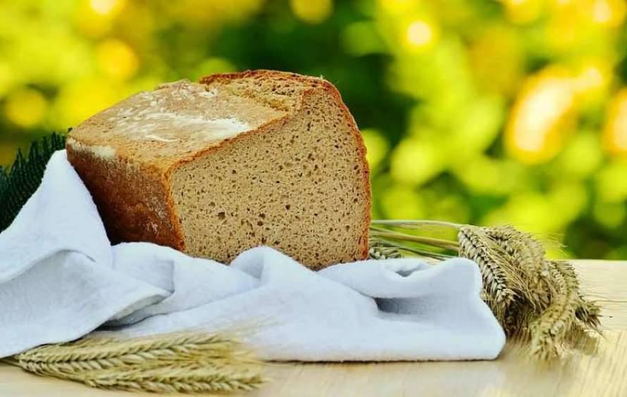 Медики назвали три признака того, что нужно срочно отказаться от хлеба