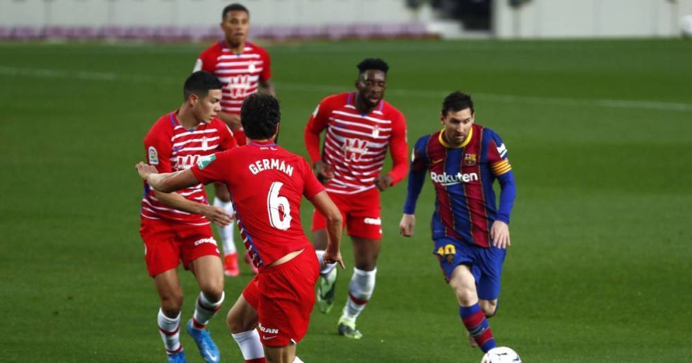 "Барселона" сенсационно проиграла "Гранаде" и не смогла выйти в лидеры Ла Лиги (видео)