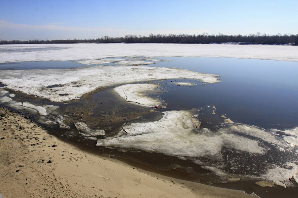 На водоёмах Тамбовской области стремительно тает лёд