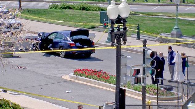 Автомобиль сбил двух полицейских у Конгресса США