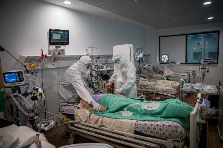 В больницах Франции увеличилось число больных с COVID-19 и мира