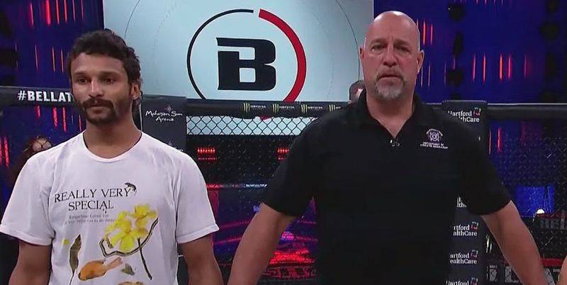 Мэндел Нэлло - Рикардо Сейшас - видео нокаута на турнире Bellator 255 - ТЕЛЕГРАФ