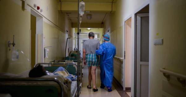 Уровень госпитализации пациентов с коронавирусом превышен в 22 регионах Украины