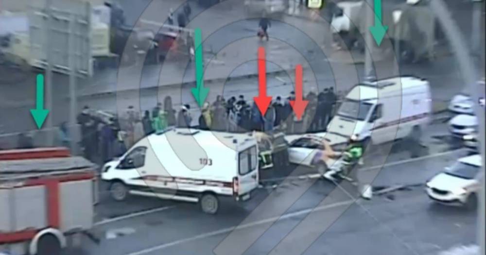 Два человека погибли в ДТП с участием такси и каршеринга в Москве