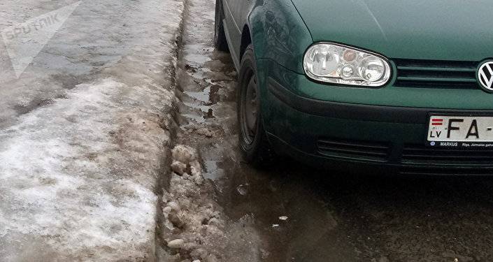 В Латвии ожидаются заморозки и гололед: водители, будьте осторожны