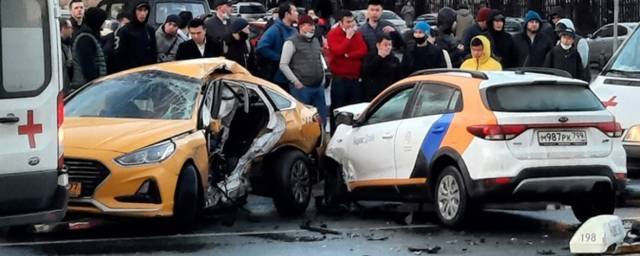 Два человека погибли в результате автоаварии в Москве