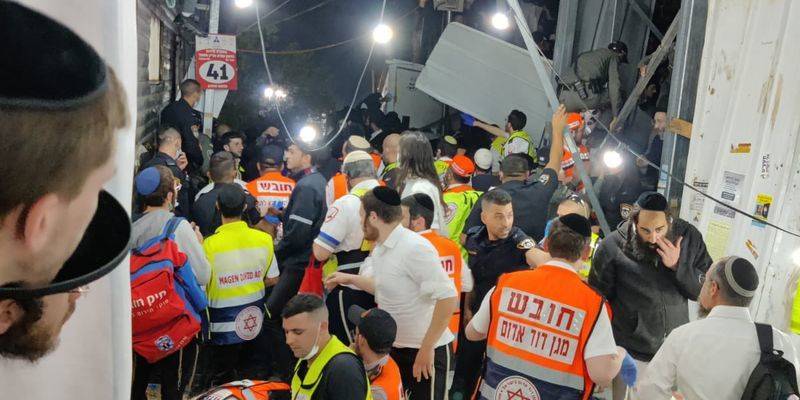 На празднике Лаг ба-Омер у горы Мерон в Израиле упала трибуна, погибли 44 человека, 150 ранены - Видео - ТЕЛЕГРАФ