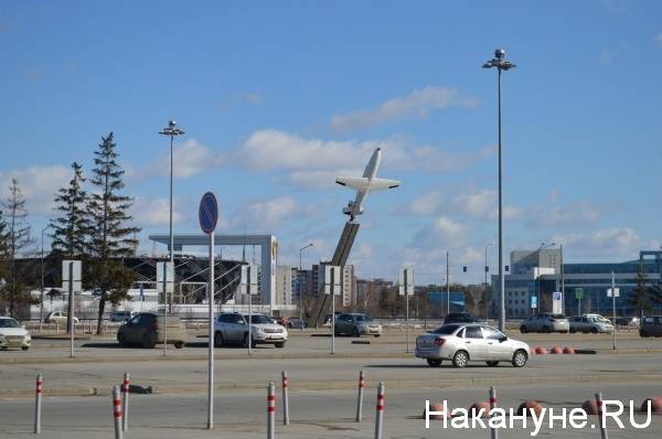 В аэропорту Екатеринбурга почти на сутки задержан рейс до Ростова