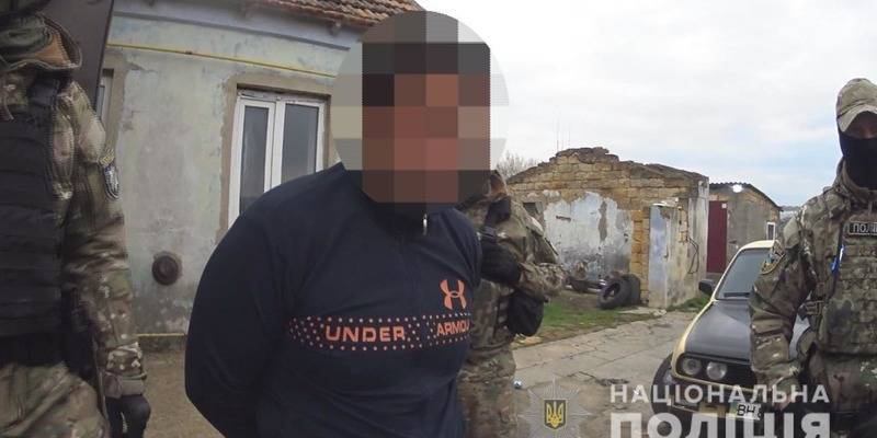В Одесском районе отчим насиловал 11-летнюю падчерицу, пугая смертью матери - ТЕЛЕГРАФ
