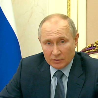 Путин назвал День Победы главным праздником