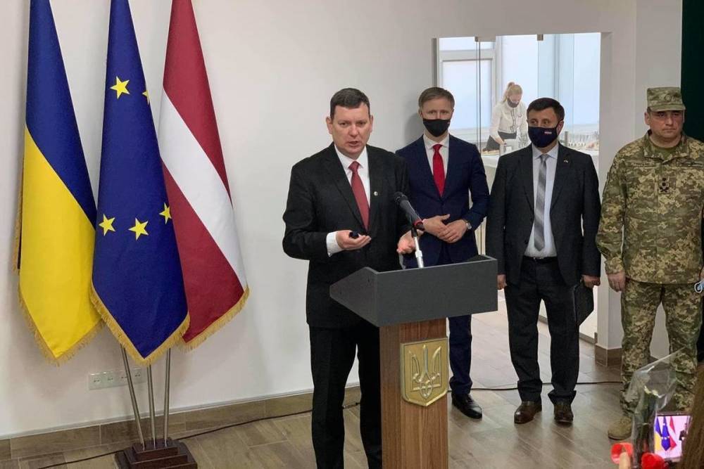 В Донбассе открыли консульство Латвии