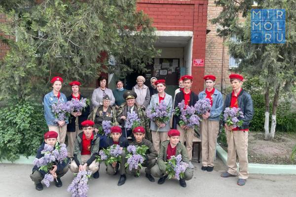 Росгвардейцы провели «Парад у дома ветерана» в Кизляре