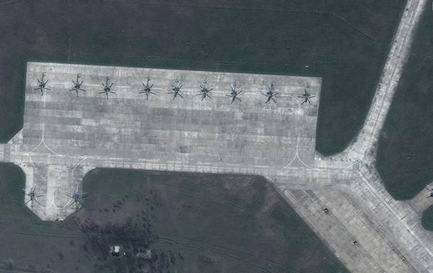 Опубликованы спутниковые снимки войск РФ в Крыму
