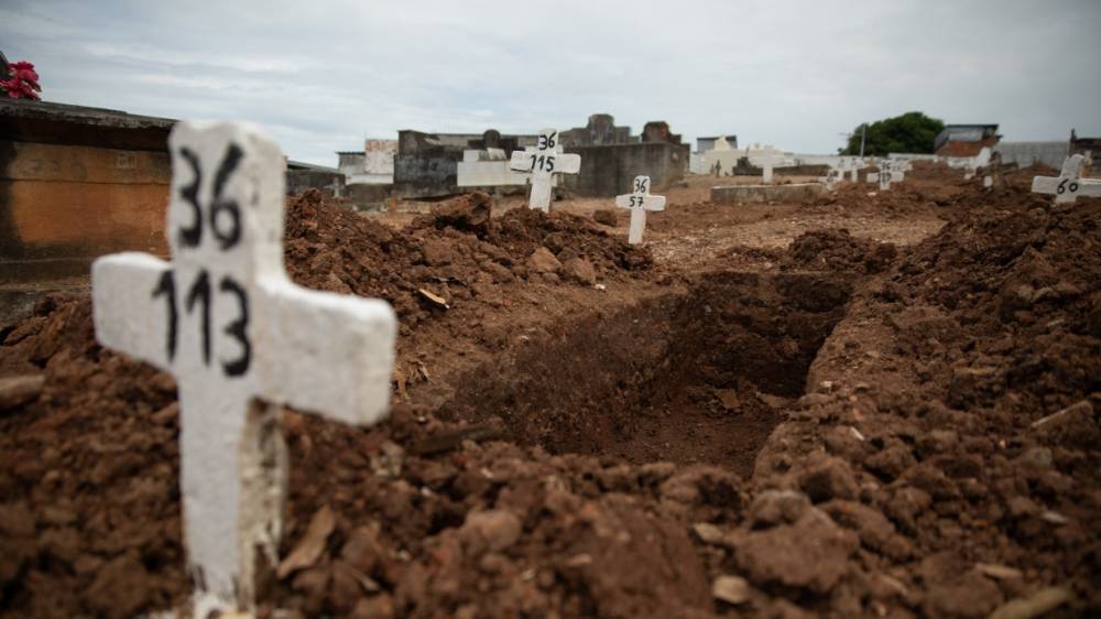 Бразильца с коронавирусом едва не похоронили заживо